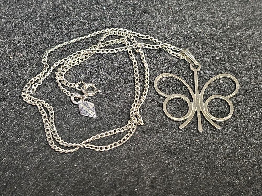 Vintage 1973 Sarah Coventry Signed Papillon Butterfly Necklace Silver Tone